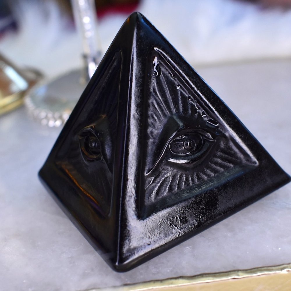 Natural Obsidian Eye of Horus Pyramid - Picture 1 of 3